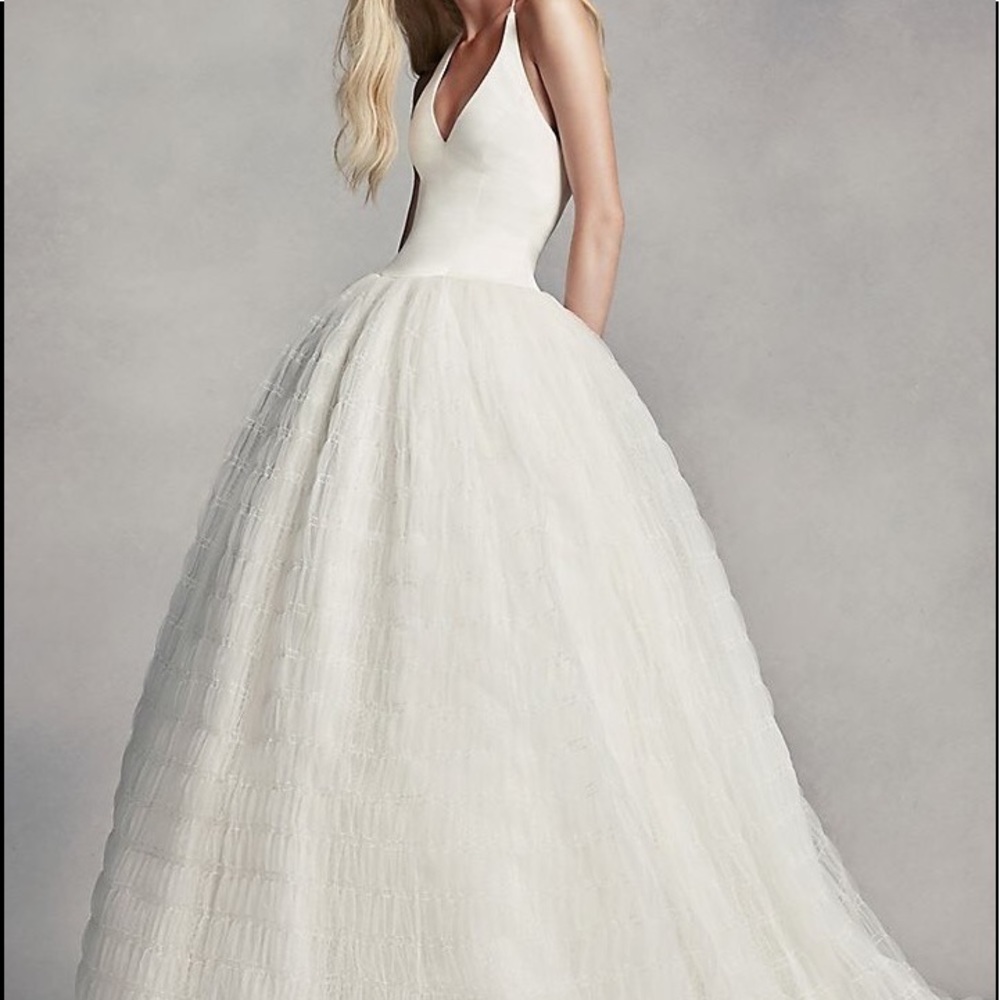 David’s Bridal NWT wedding dress 8 Vera Wang